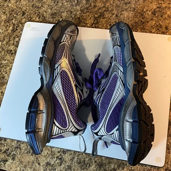 Balenciaga Sneakers - Picture 11 of 12